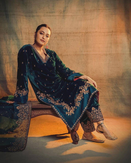 Blue Queen Premium Velvet Set