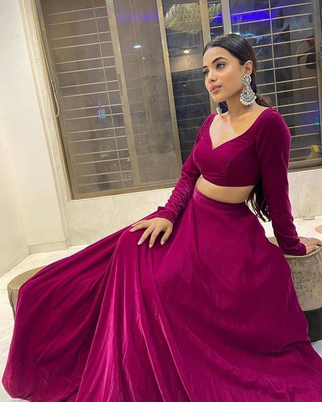 MAHRRON CROP TOP VELVET LEHENGHA