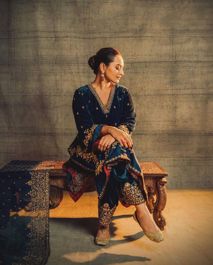 Blue Queen Premium Velvet Set