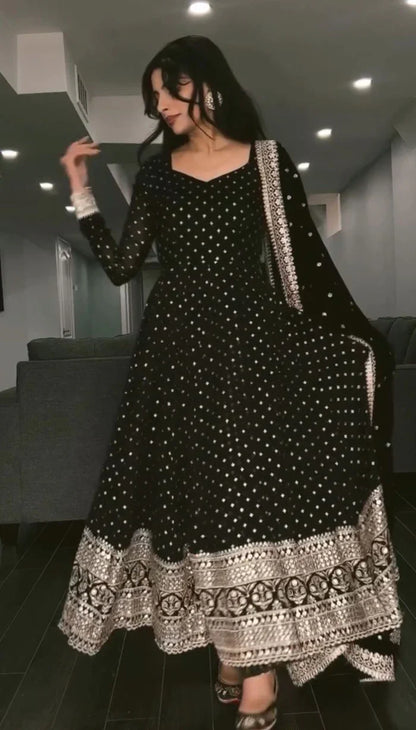 Kajal Luxe Faux Blooming Embroidery Suit Set