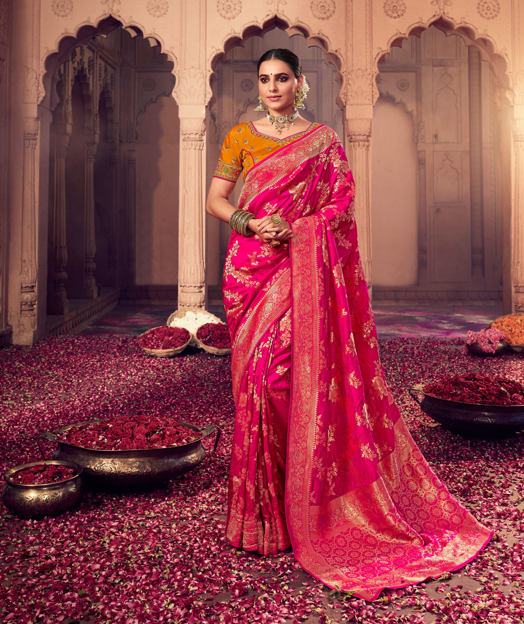 Thamarai Thanga - Lotus Gold Dolla Silk