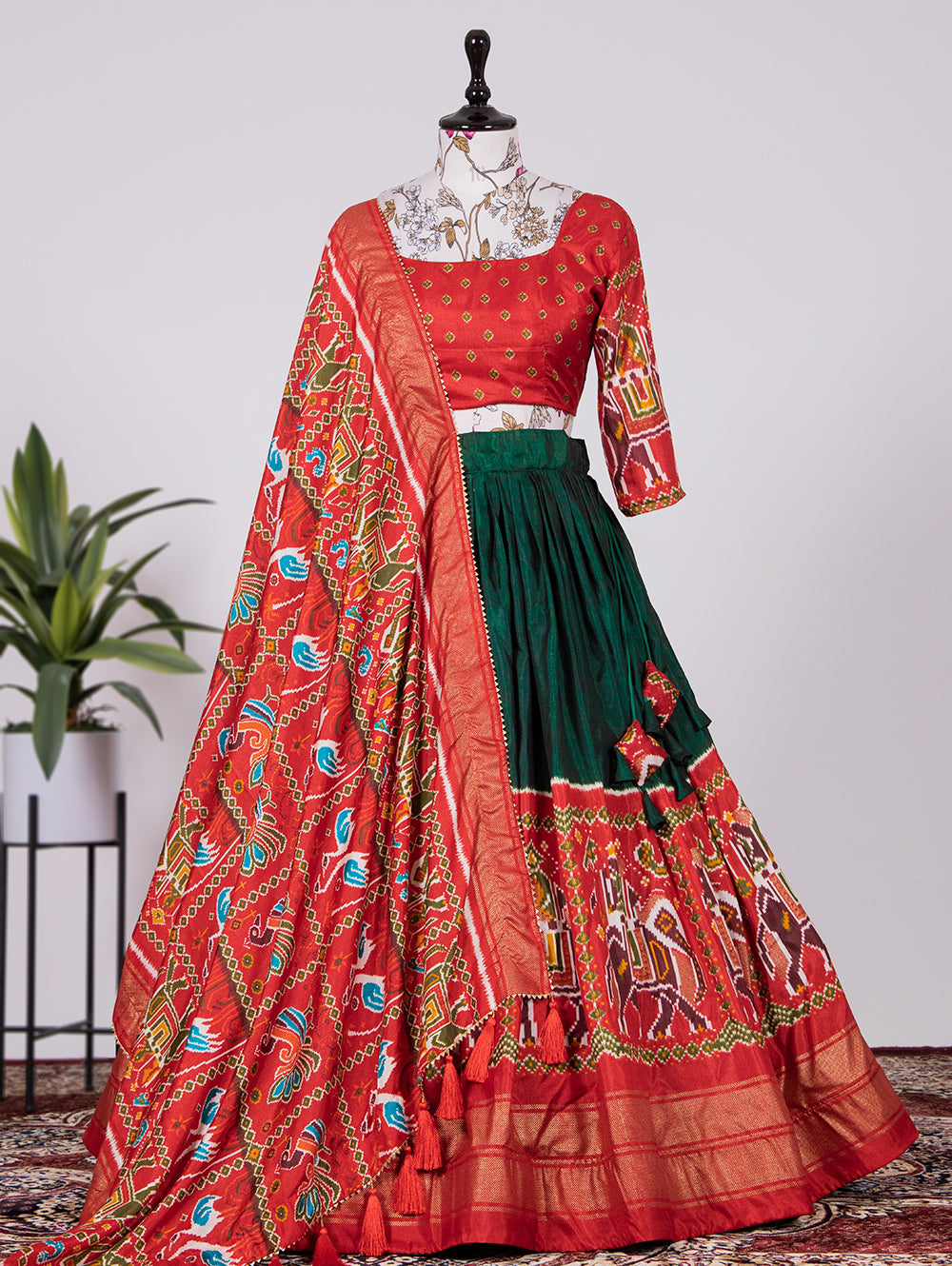 Rang Tarang: Graceful Green Patola Print Ensemble in Dola Silk