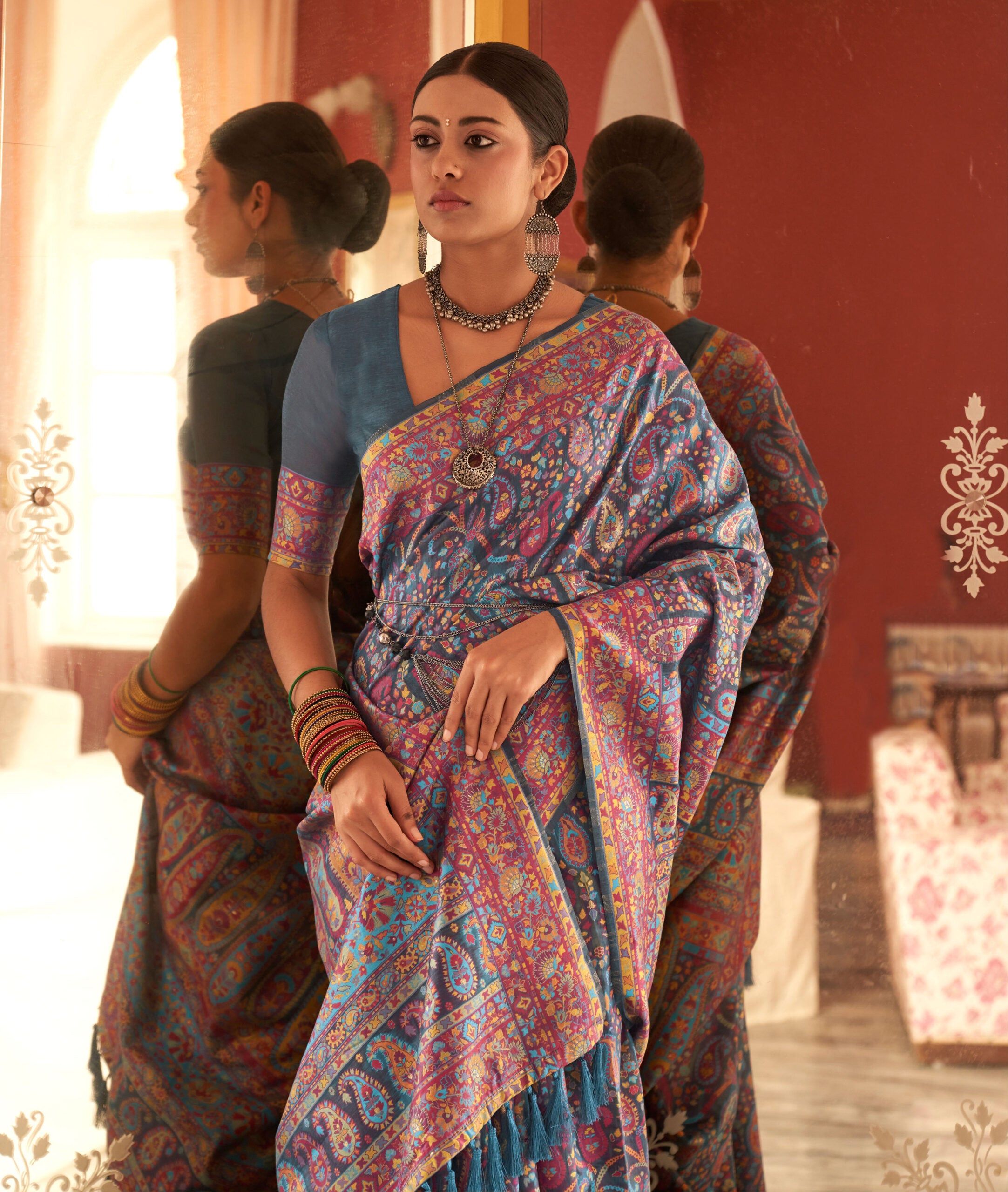 Ratna Vihar Pashmina Weave Saree