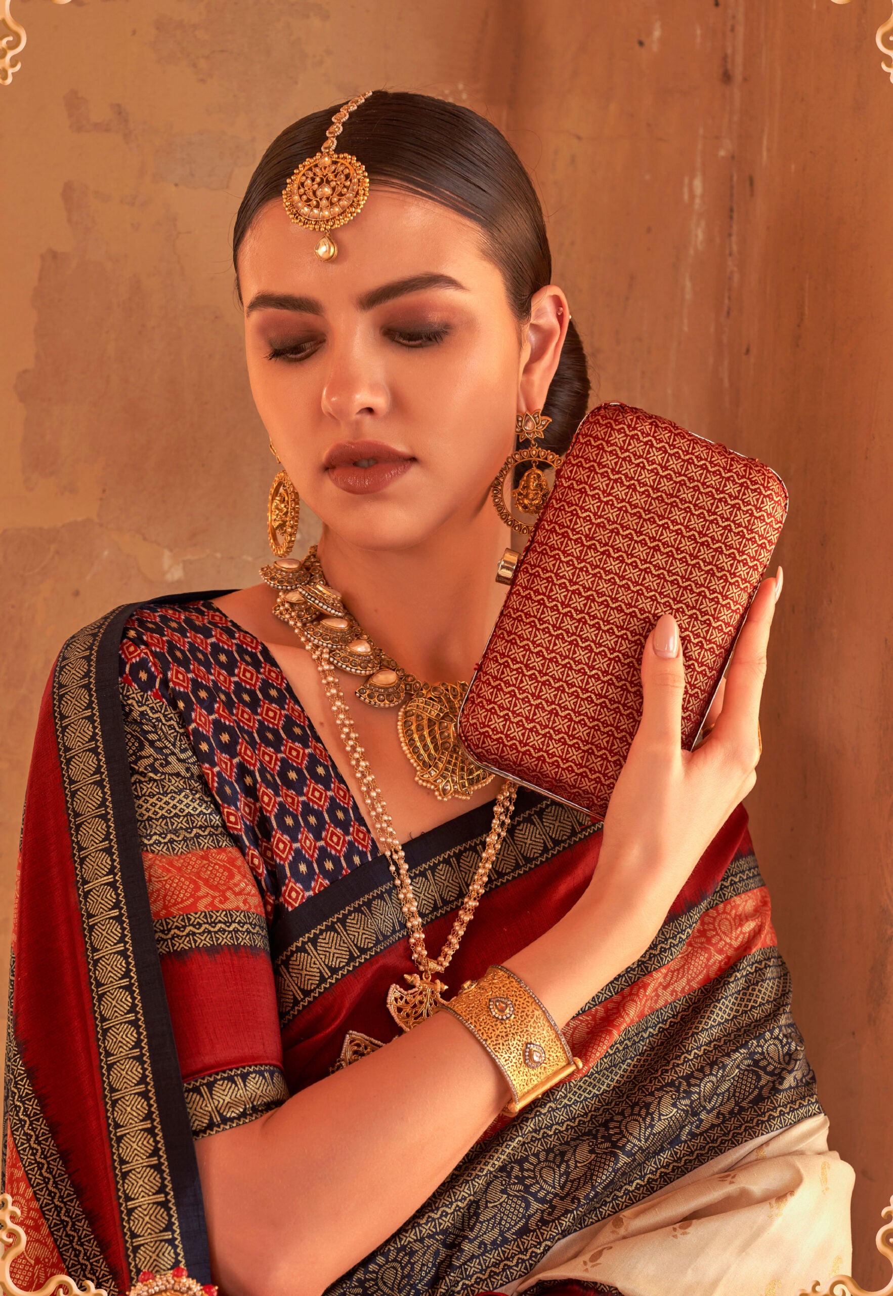 Vijayi Vistrut Patola Silk Saree